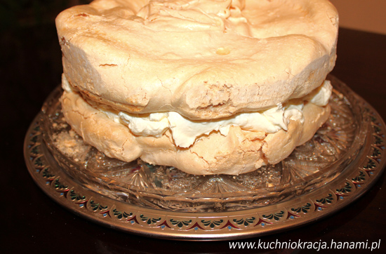 Tort bezowy z mascarpone i lemon curd, Fot. Hanami®