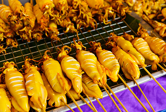 Tajski street food, Fot. © leungchopan / Shutterstock.com