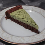 Ciasto czekoladowe bez mąki z kremem z zielonej herbaty matcha
